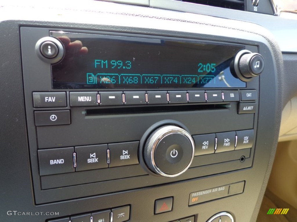 2010 Buick Enclave CXL Controls Photo #78668563