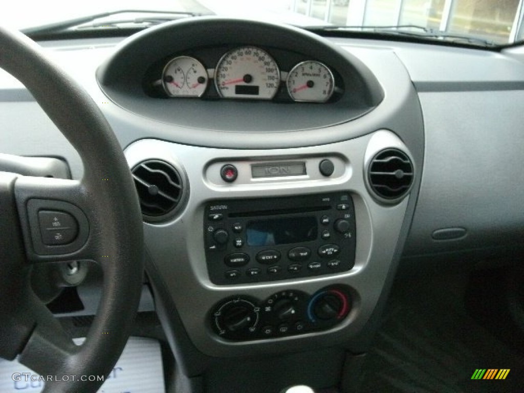 2005 Saturn ION 3 Sedan Controls Photo #78670191