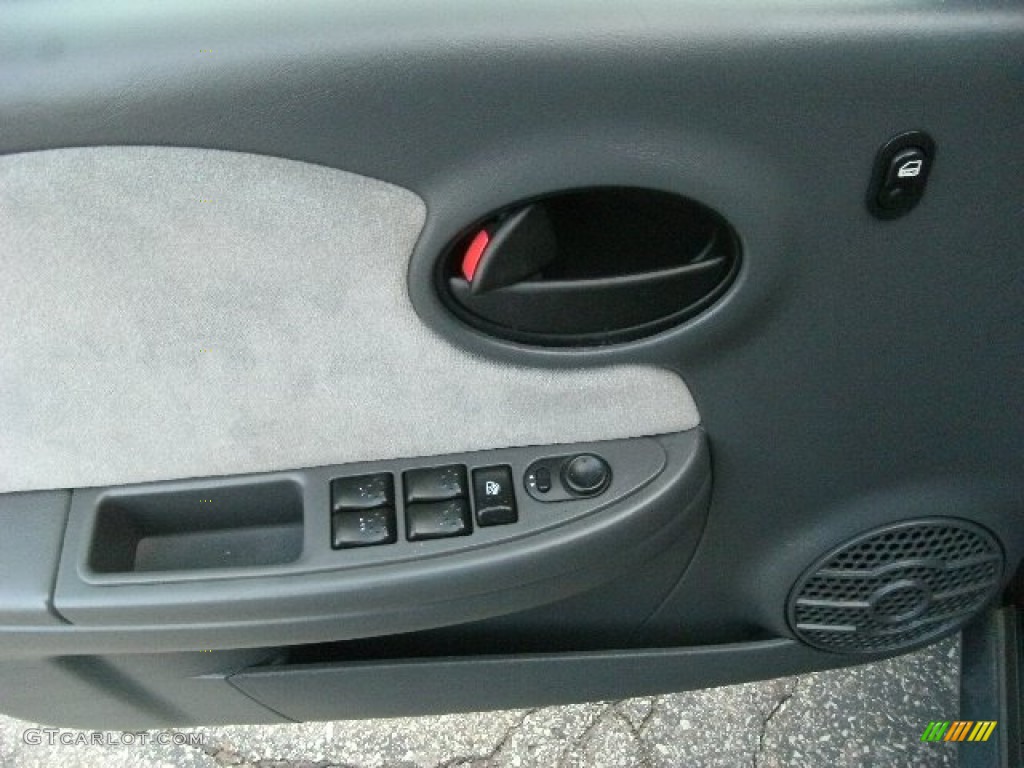 2005 Saturn ION 3 Sedan Controls Photos