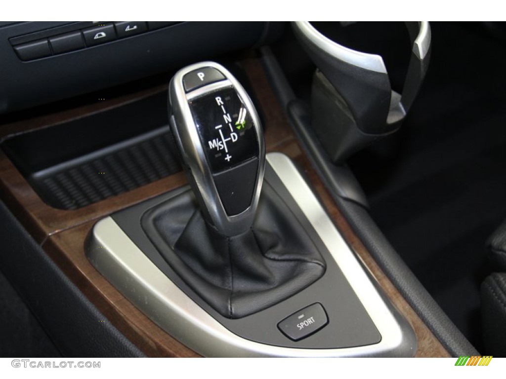 2011 BMW 1 Series 135i Convertible Transmission Photos