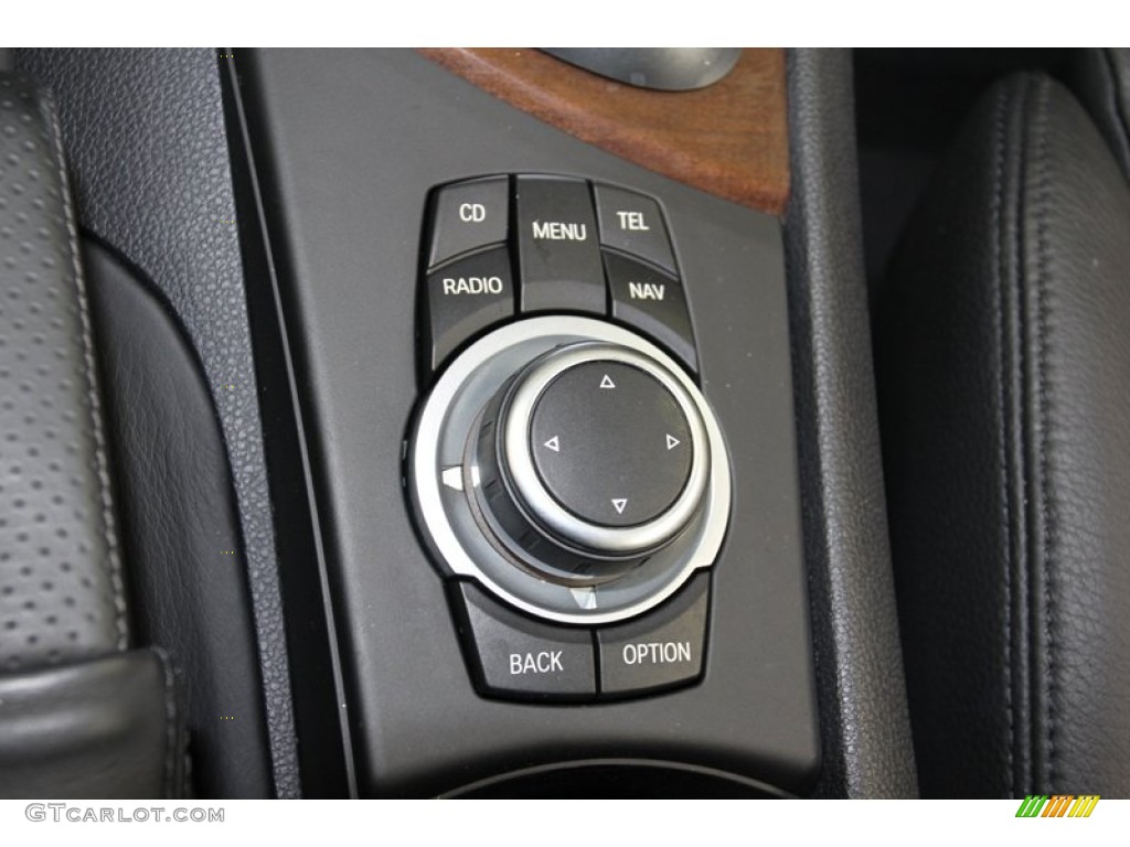 2011 BMW 1 Series 135i Convertible Controls Photo #78670515