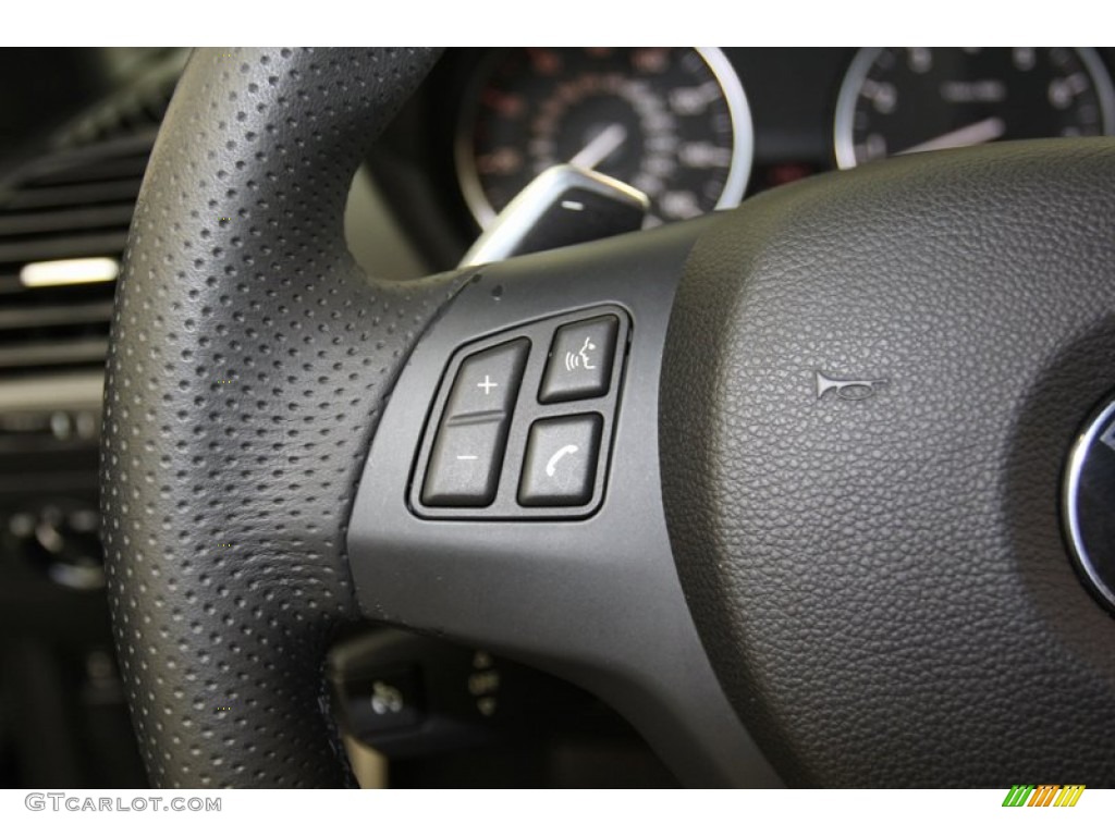 2011 BMW 1 Series 135i Convertible Controls Photos