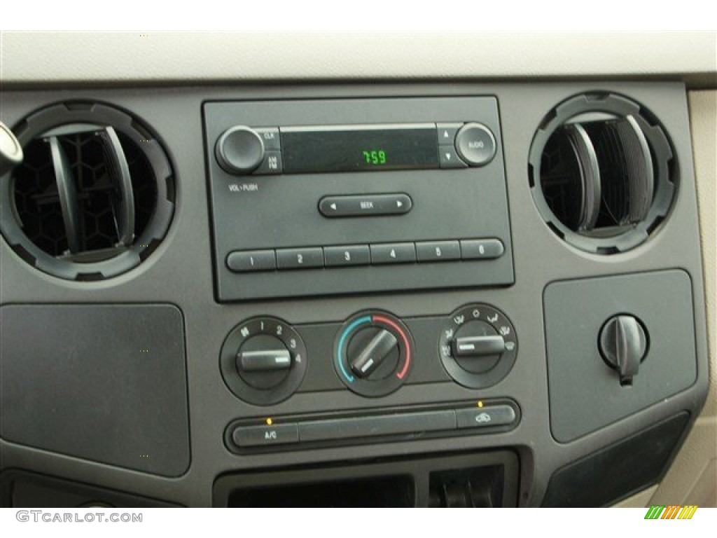 2008 Ford F350 Super Duty XL Crew Cab Controls Photo #78671611