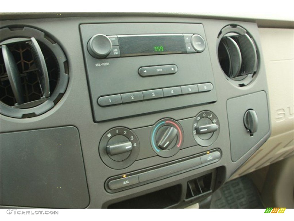 2008 Ford F350 Super Duty XL Crew Cab Controls Photo #78671665