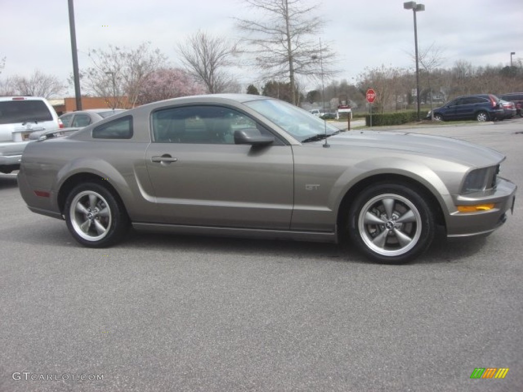 2005 Mustang GT Premium Coupe - Mineral Grey Metallic / Dark Charcoal photo #8