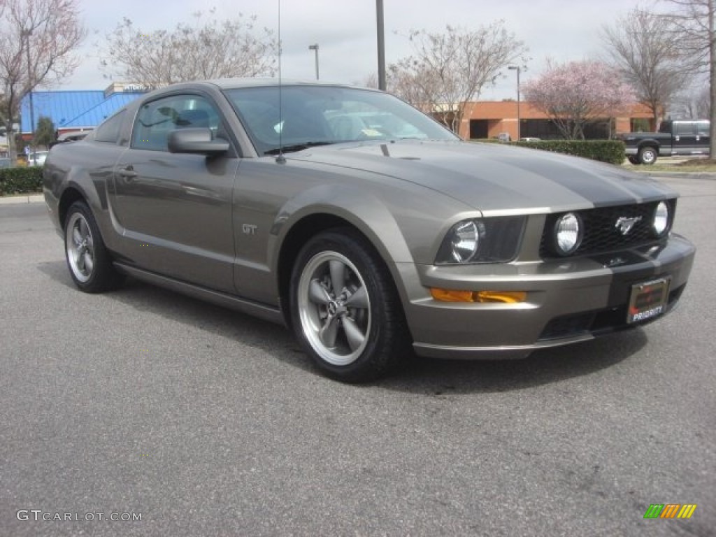 2005 Mustang GT Premium Coupe - Mineral Grey Metallic / Dark Charcoal photo #9