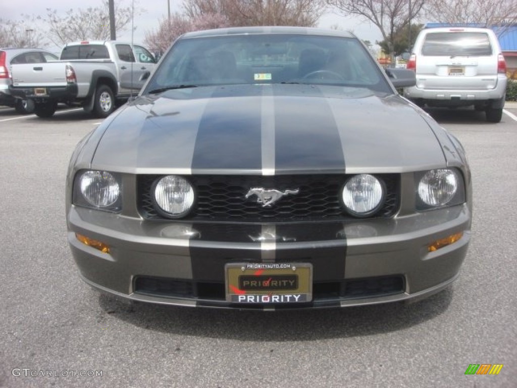 2005 Mustang GT Premium Coupe - Mineral Grey Metallic / Dark Charcoal photo #10