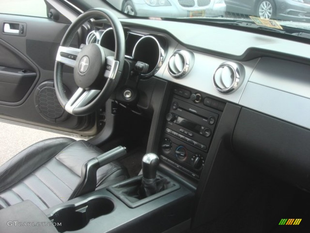 2005 Mustang GT Premium Coupe - Mineral Grey Metallic / Dark Charcoal photo #15