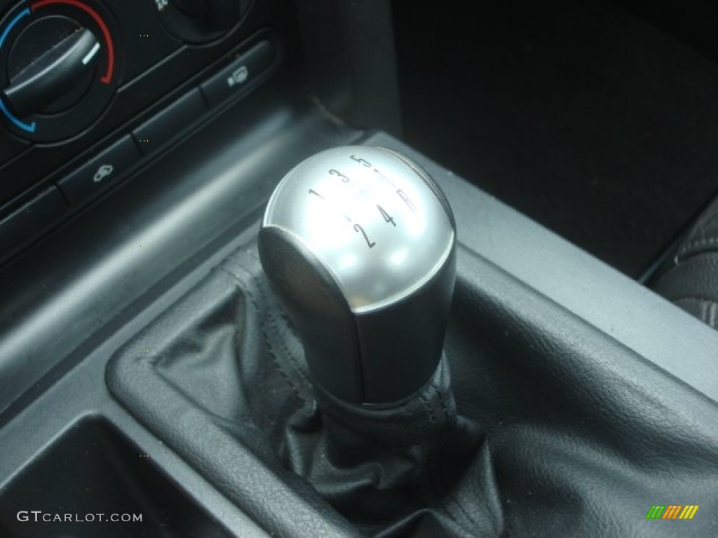 2005 Mustang GT Premium Coupe - Mineral Grey Metallic / Dark Charcoal photo #23