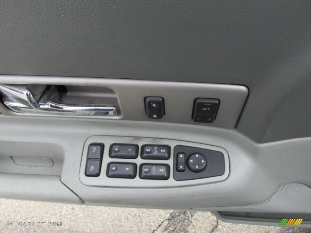 2003 Lincoln LS V8 Controls Photo #78678668