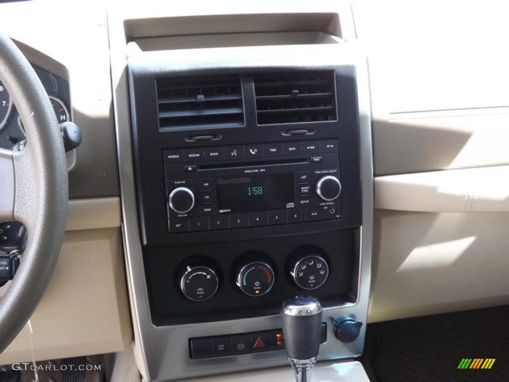 2008 Jeep Liberty Sport Controls Photo #78680982