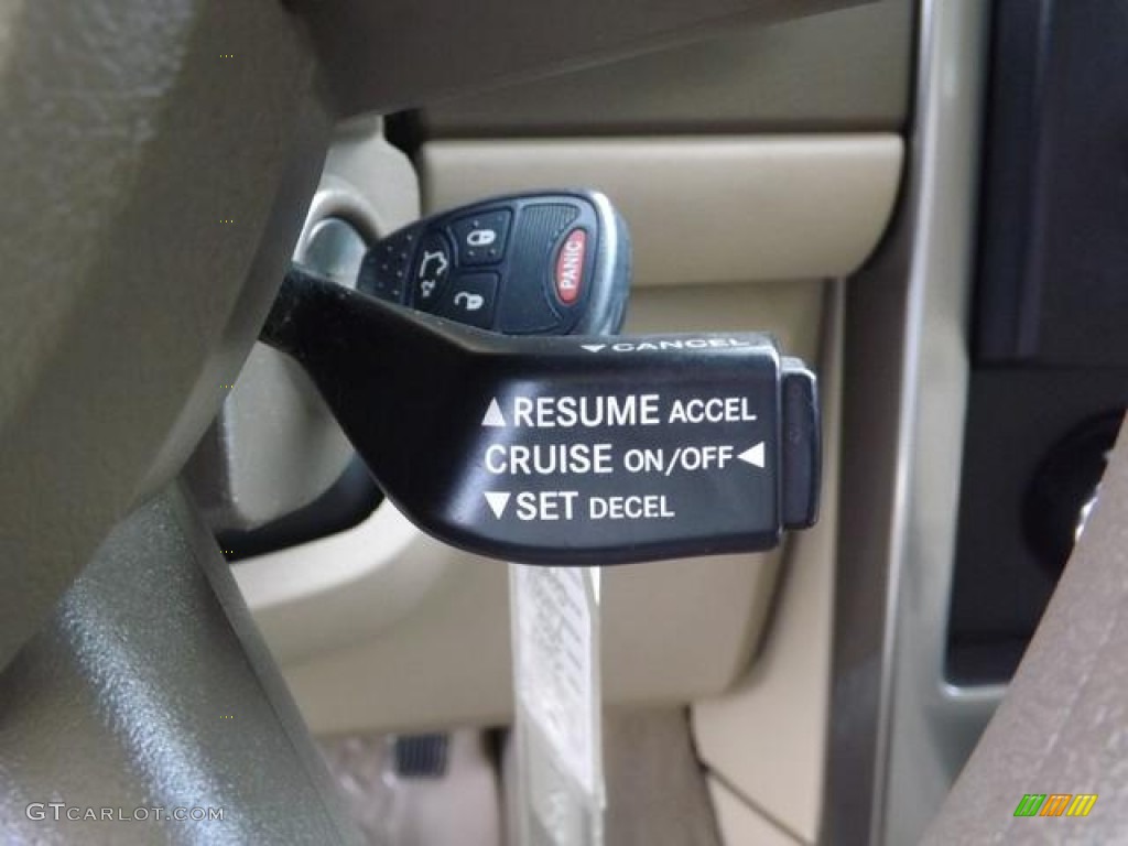 2008 Jeep Liberty Sport Controls Photo #78681025