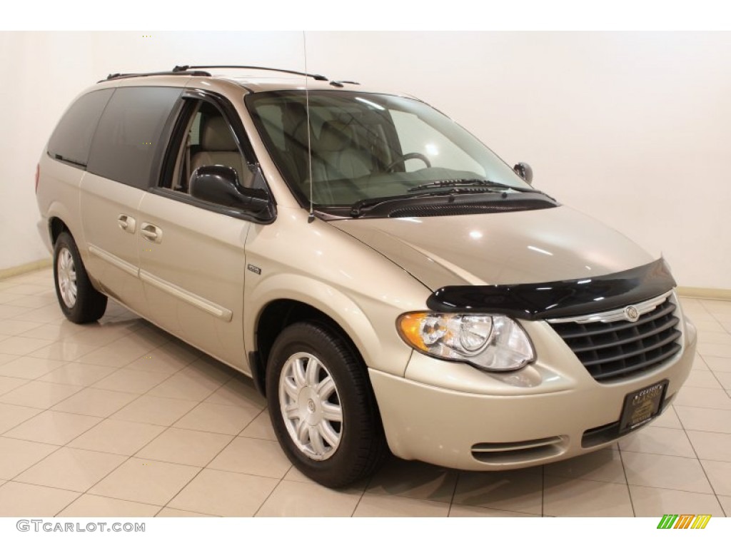 2007 Town & Country Touring - Linen Gold Metallic / Dark Khaki/Light Graystone photo #1