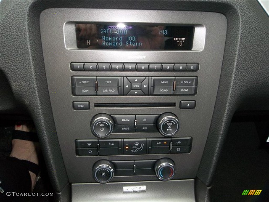 2014 Ford Mustang GT Premium Coupe Controls Photo #78683518