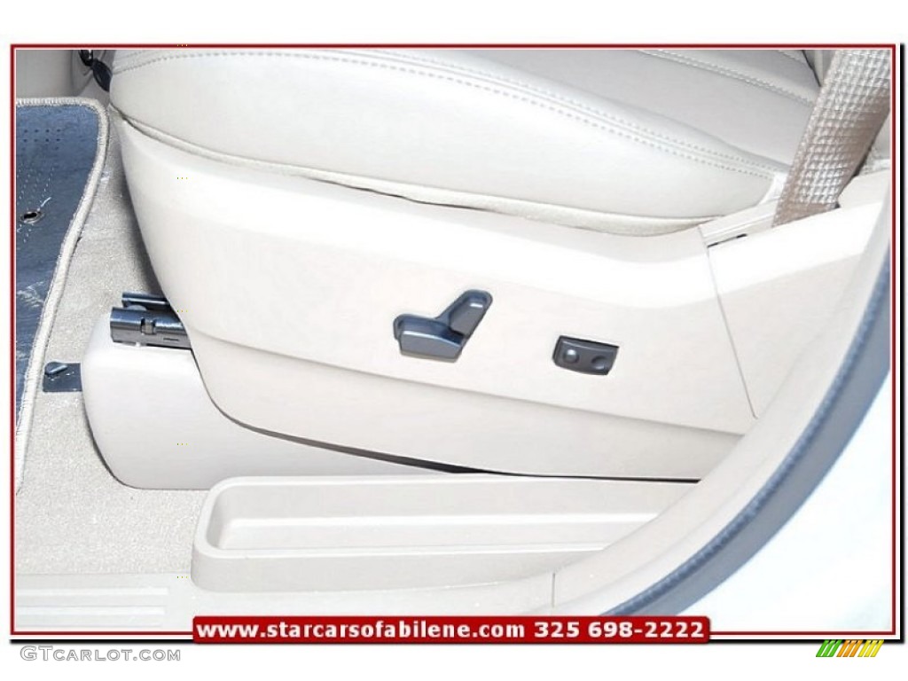 2013 Town & Country Touring - Crystal Blue Pearl / Dark Frost Beige/Medium Frost Beige photo #12