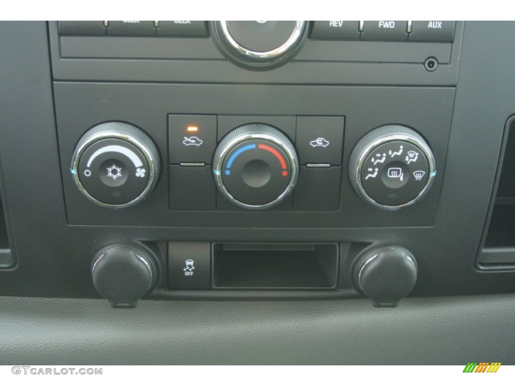 2013 GMC Sierra 2500HD Crew Cab Controls Photos