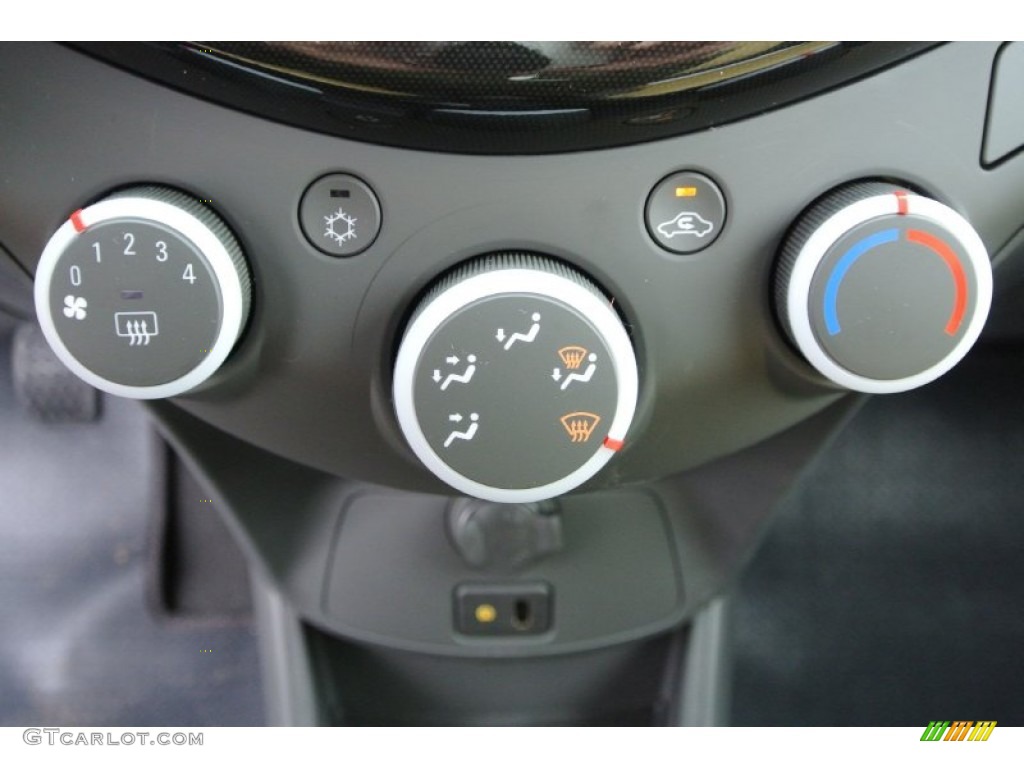 2013 Chevrolet Spark LT Controls Photo #78690068