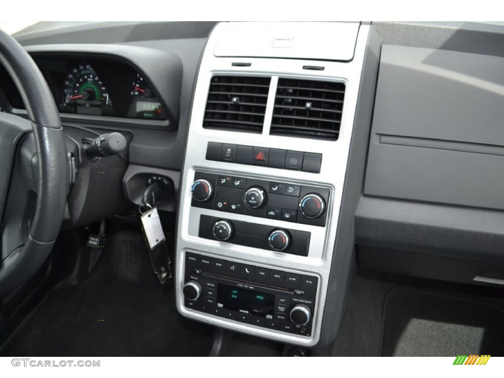 2010 Dodge Journey SXT AWD Controls Photos