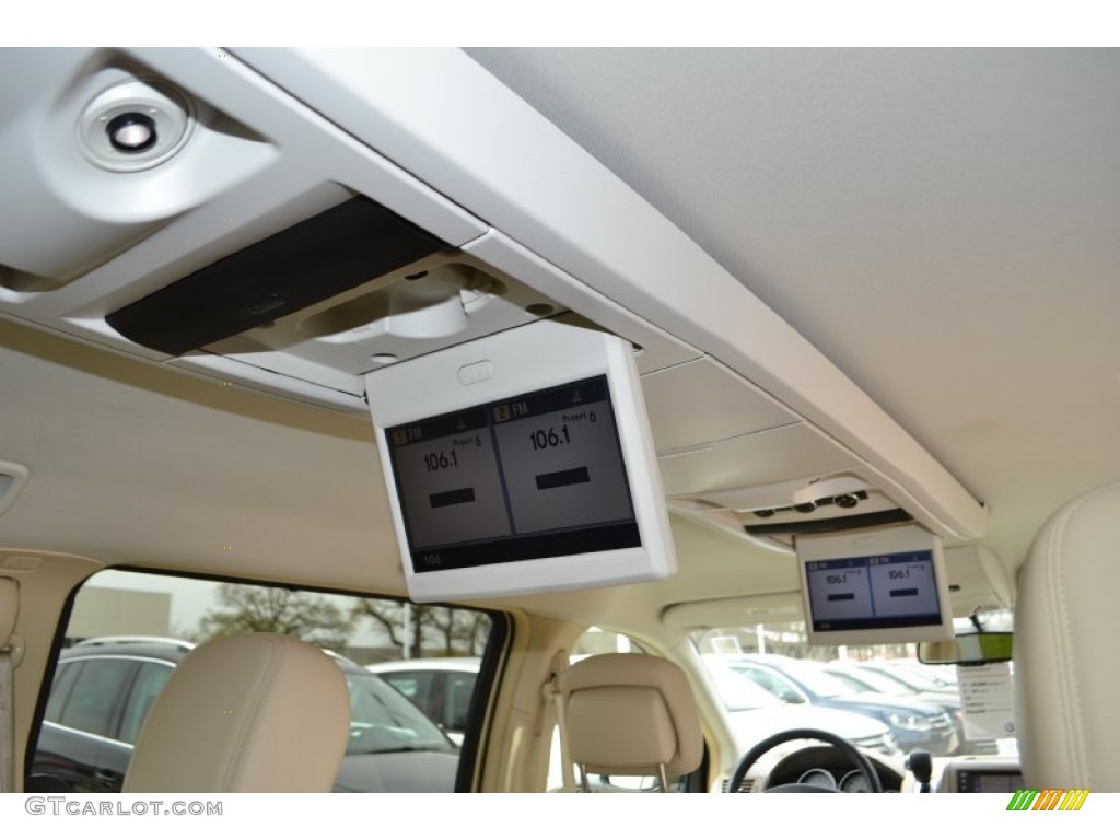 2010 Volkswagen Routan SE Entertainment System Photo #78691210