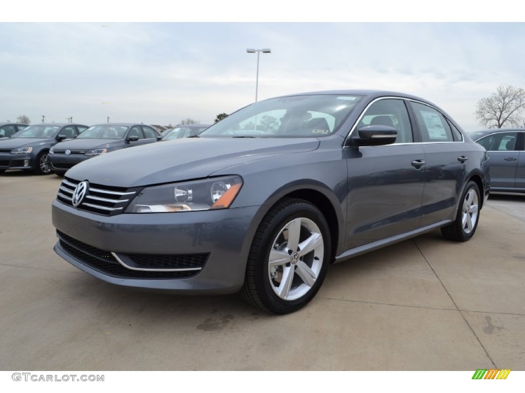 2013 Passat 2.5L SE - Platinum Gray Metallic / Titan Black photo #1