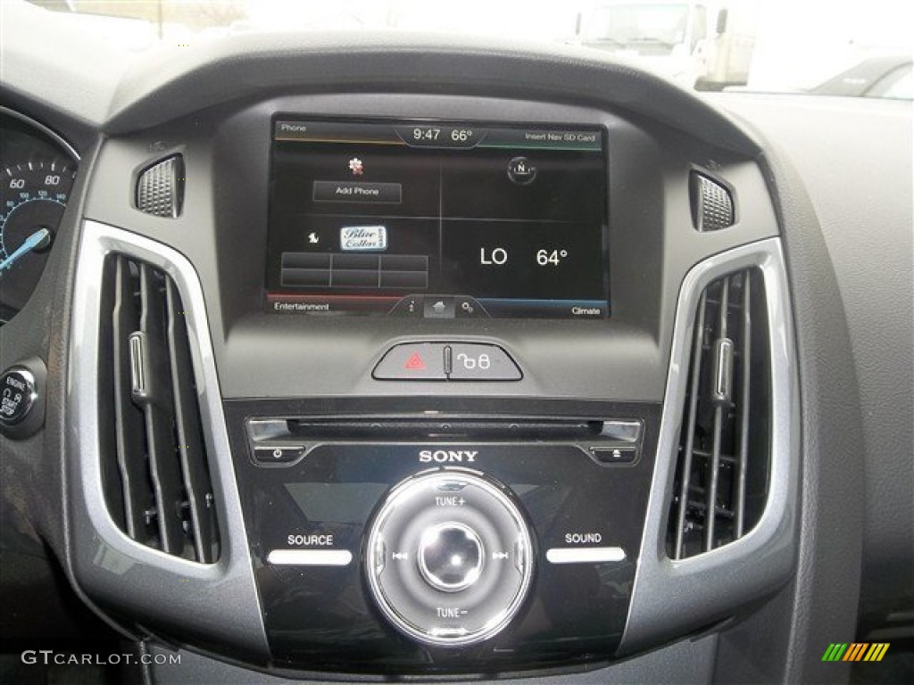 2013 Ford Focus Titanium Hatchback Controls Photo #78691351