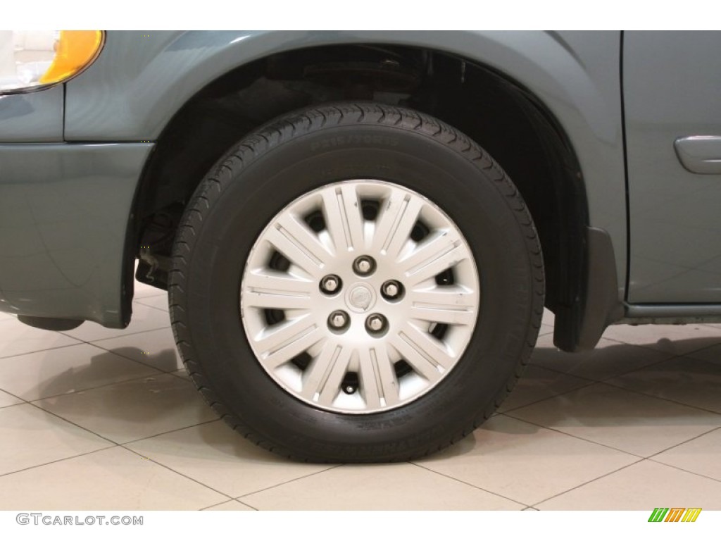 2007 Chrysler Town & Country LX Wheel Photo #78691633