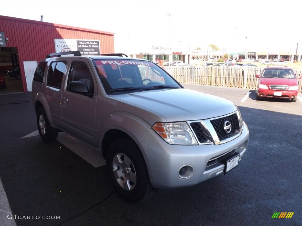 2010 Pathfinder S FE+ - Silver Lightning Metallic / Graphite photo #1