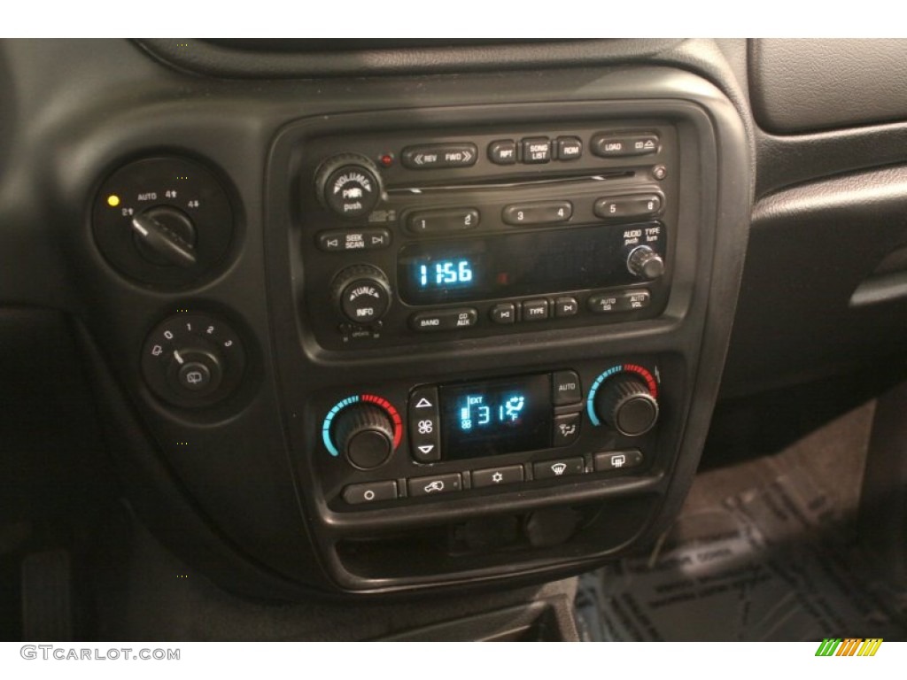 2006 Chevrolet TrailBlazer LT 4x4 Controls Photo #78692707