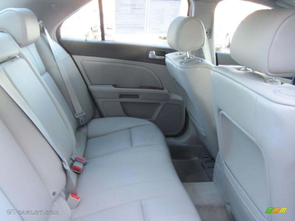 2010 STS V8 - Radiant Silver / Light Gray photo #14