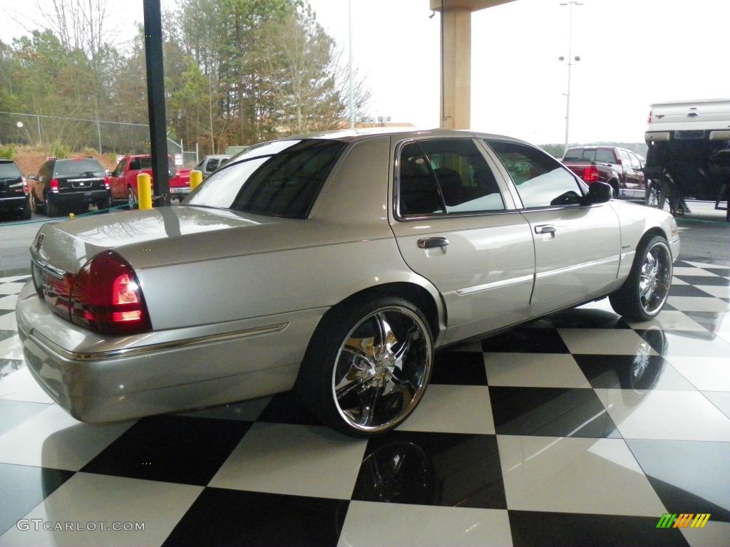 2004 Grand Marquis LS - Silver Birch Metallic / Light Flint photo #6