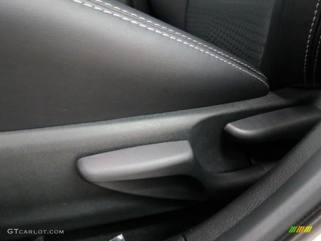 2013 Camry SE - Super White / Black photo #9