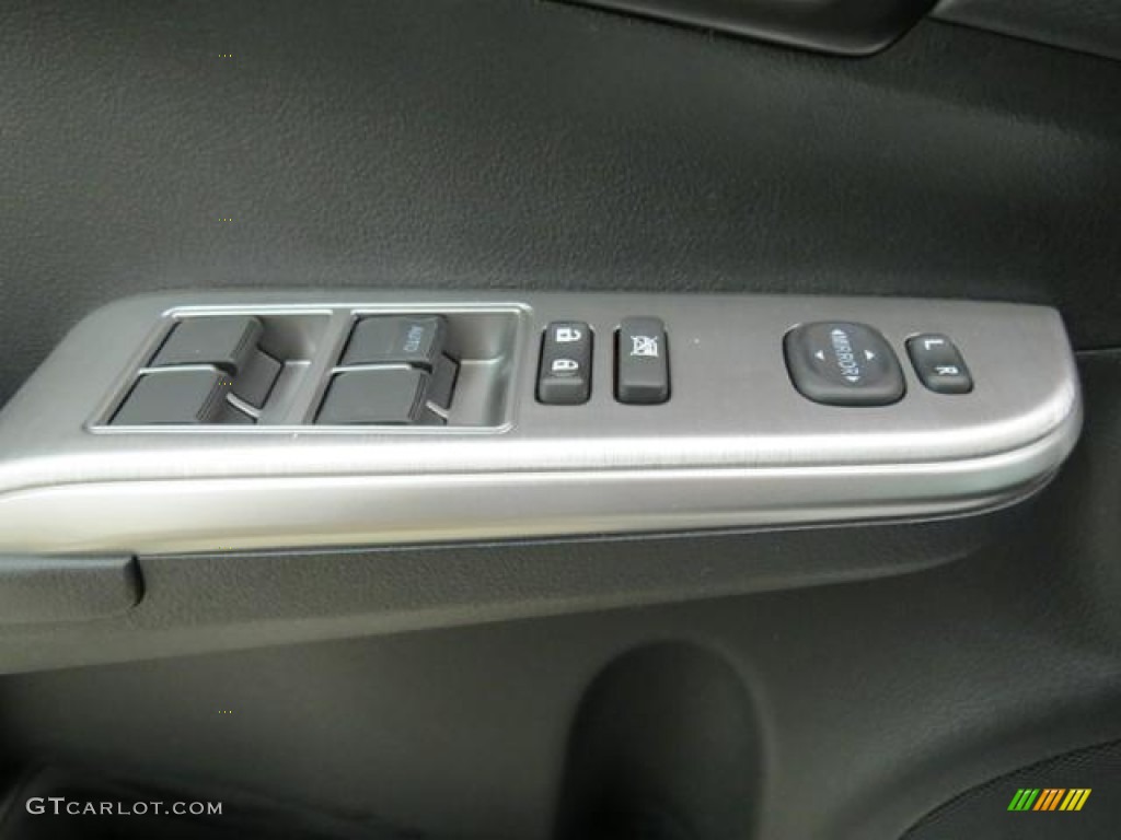 2013 Camry SE - Super White / Black photo #10