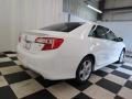 Super White - Camry SE Photo No. 17