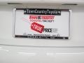 Super White - Camry SE Photo No. 21
