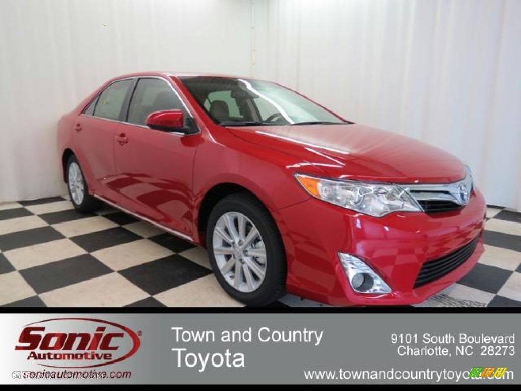 2013 Camry XLE - Barcelona Red Metallic / Ivory photo #1