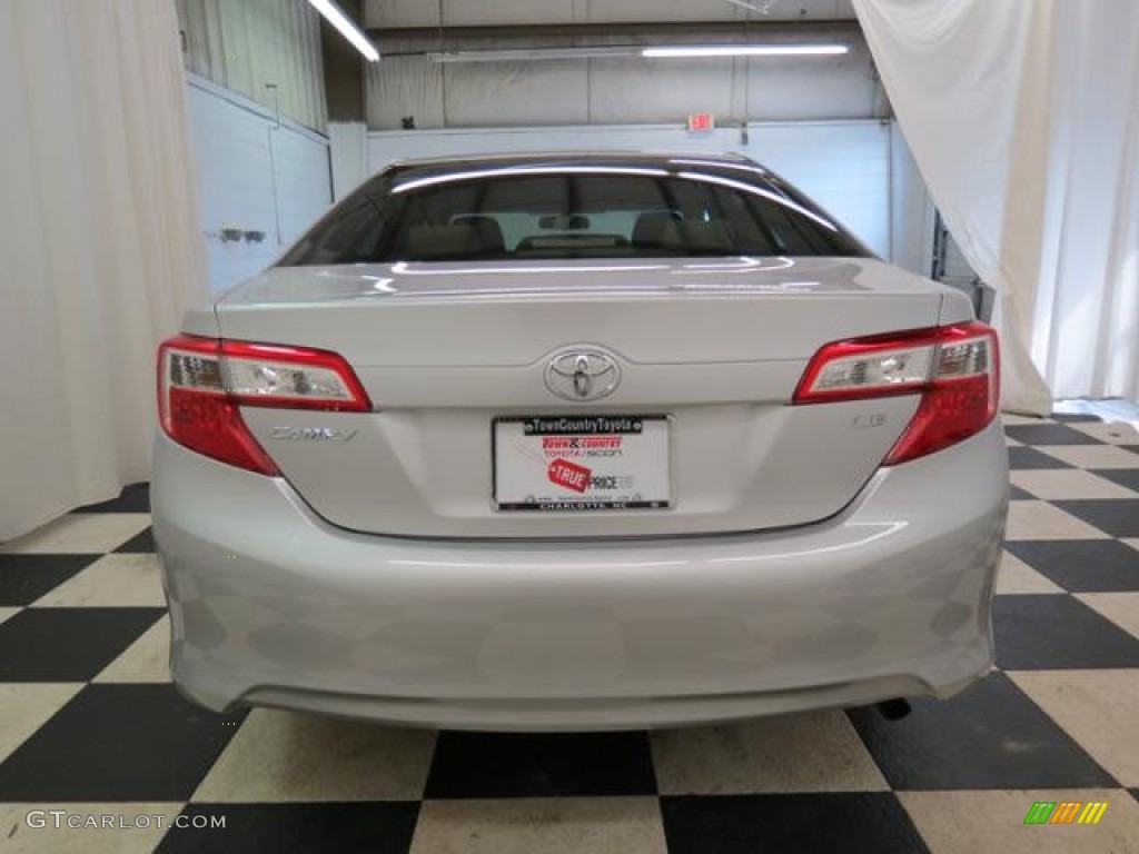 2013 Camry LE - Classic Silver Metallic / Ash photo #18