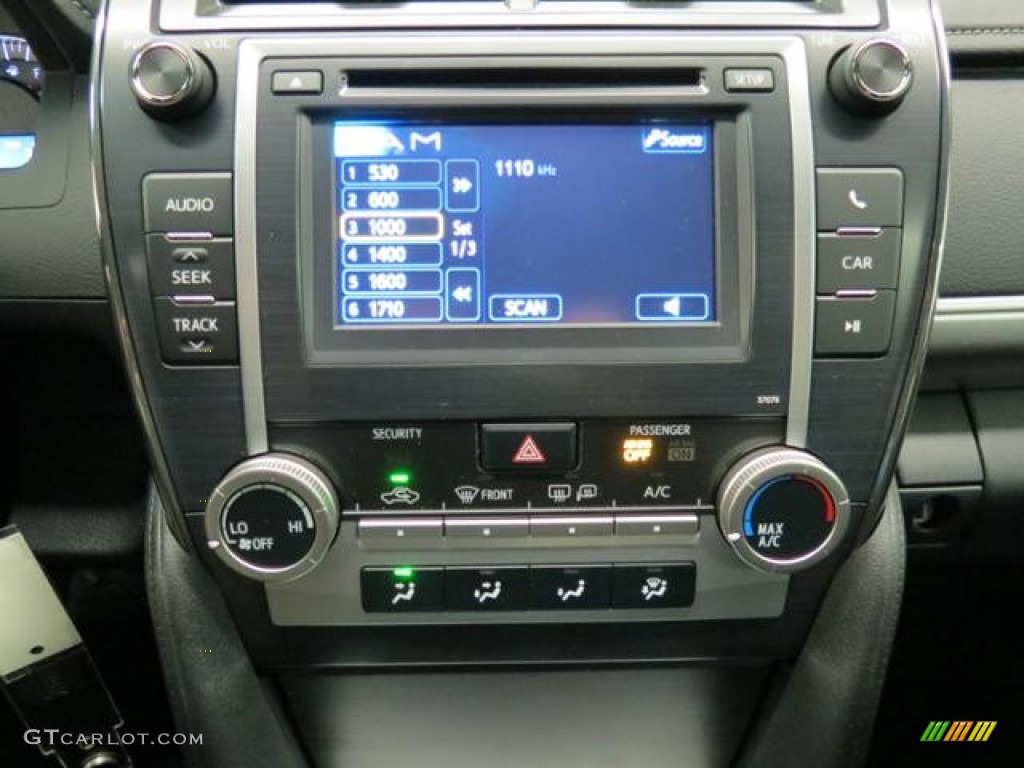 2013 Camry SE - Classic Silver Metallic / Black photo #12