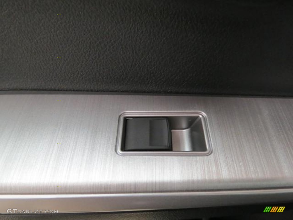 2013 Camry SE - Attitude Black Metallic / Black photo #7