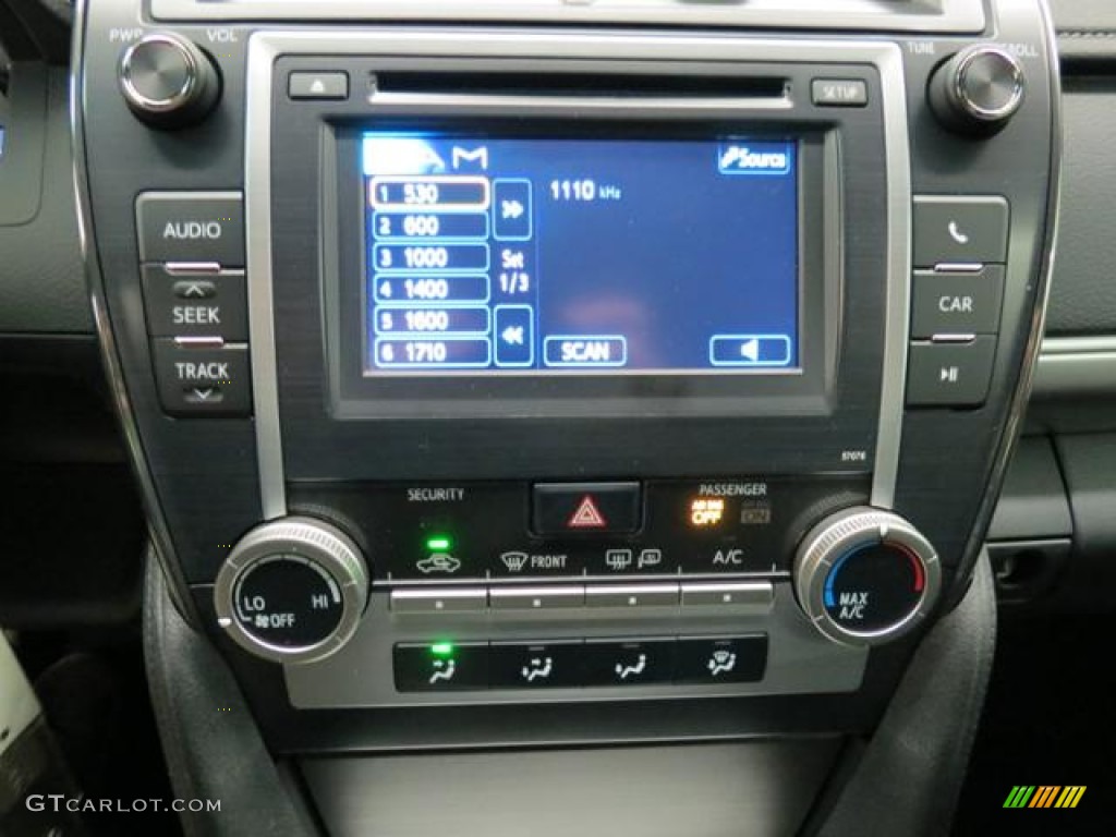 2013 Camry SE - Attitude Black Metallic / Black photo #12