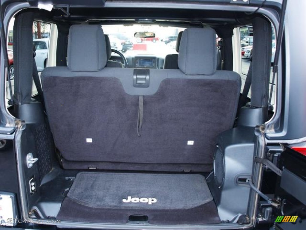 2011 Wrangler Sahara 4x4 - Black / Black/Dark Saddle photo #5