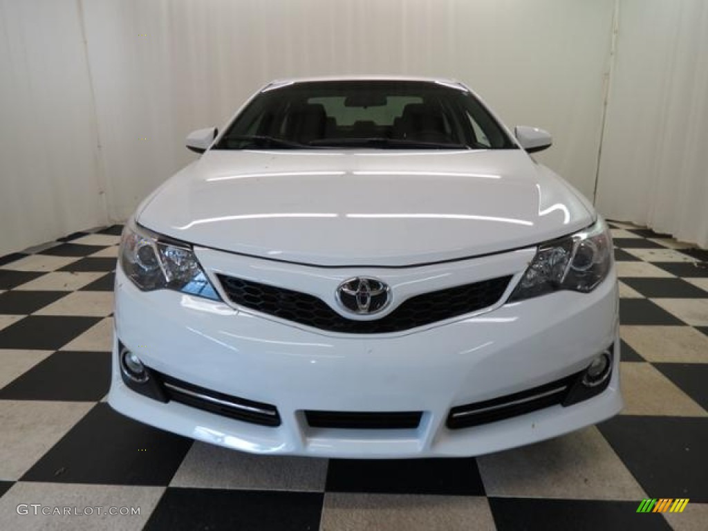 2013 Camry SE - Super White / Black photo #2