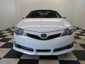 Super White - Camry SE Photo No. 2