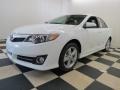 Super White - Camry SE Photo No. 3
