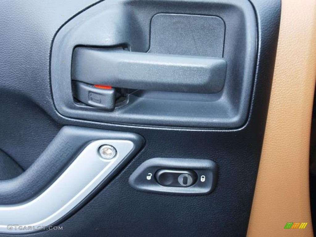 2011 Wrangler Sahara 4x4 - Black / Black/Dark Saddle photo #15