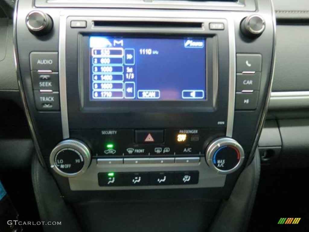 2013 Camry SE - Super White / Black photo #12