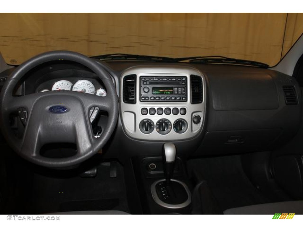 2006 Ford Escape Hybrid Medium/Dark Flint Dashboard Photo #78703835