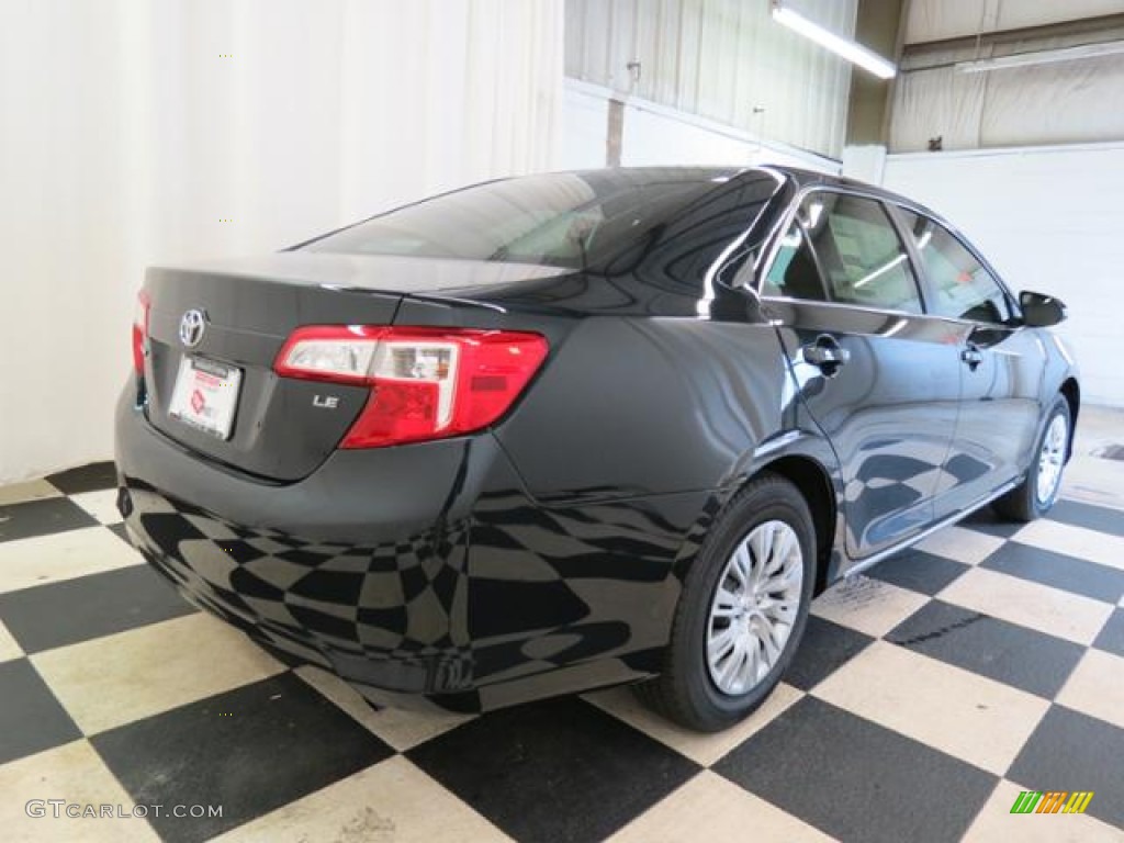 2013 Camry LE - Cosmic Gray Metallic / Ash photo #17