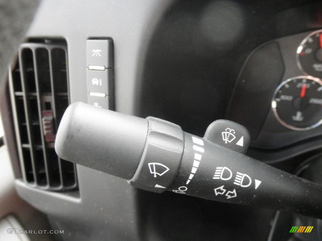 2013 GMC Savana Cutaway 3500 Commercial Utility Truck Controls Photo #78704388