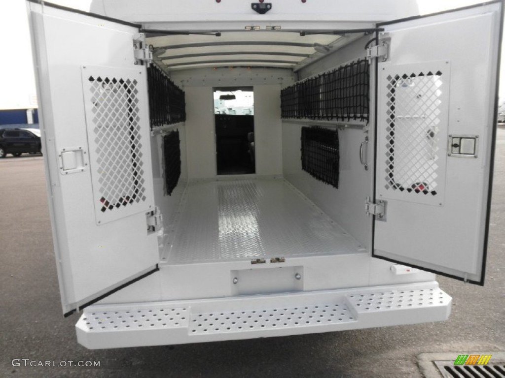 2013 GMC Savana Cutaway 3500 Commercial Utility Truck Trunk Photo #78704640