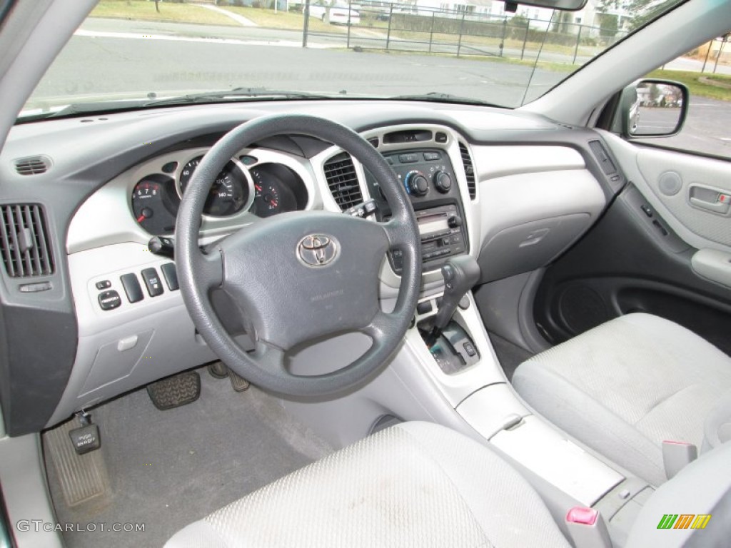 Ash Interior 2004 Toyota Highlander V6 Photo #78705138